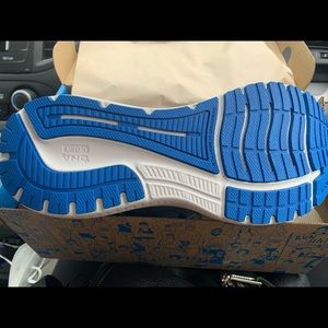 Brooks Glycerin running shoes. Brand new in box.